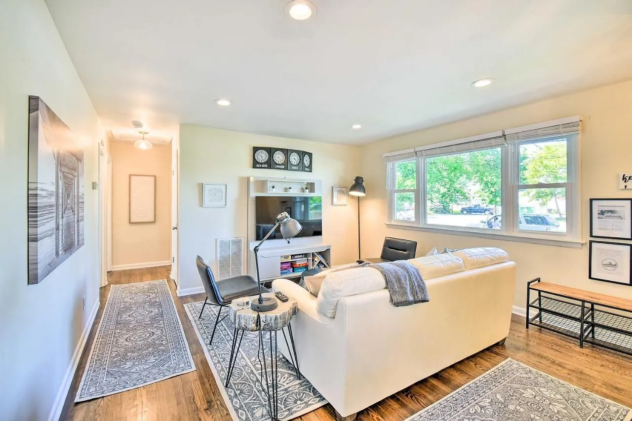Charming Hampton Home With Yard 2 Mi To Beach! Holiday home