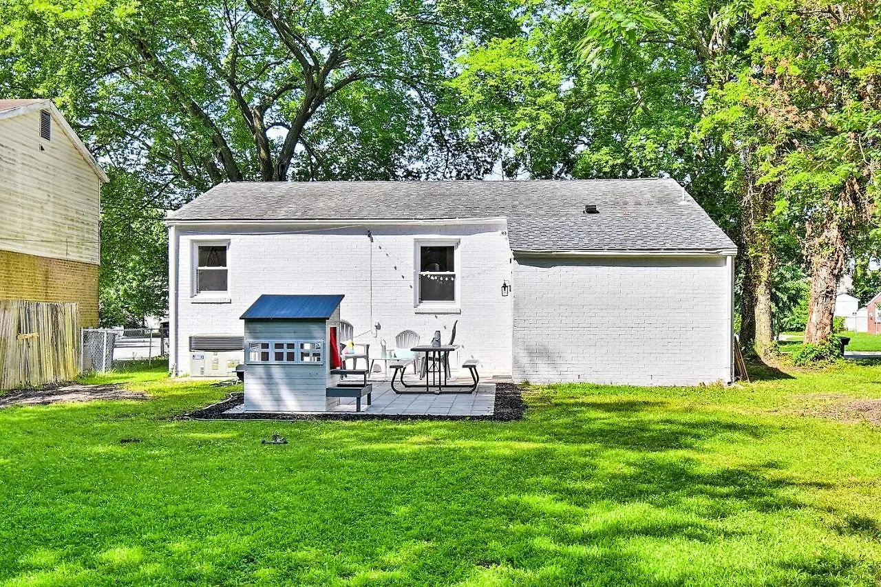 Charming Hampton Home With Yard 2 Mi To Beach! Holiday home
