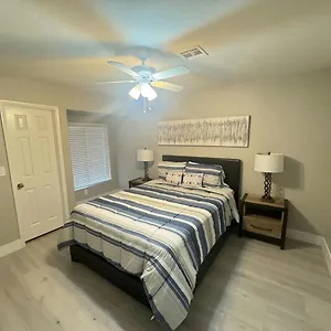 Delightful 4 Bedroom House With Pool! , Las Vegas United States